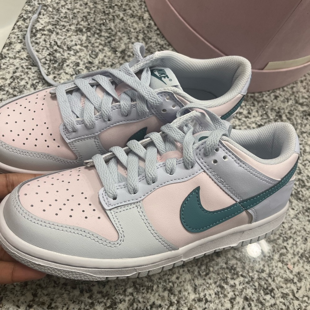 Nike Dunks. - Picture 2 of 2